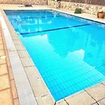Gems's - Luxury 3 Bedroom Penthouse With Pool