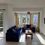 Gems's - Luxury 3 Bedroom Penthouse With Pool Apartment